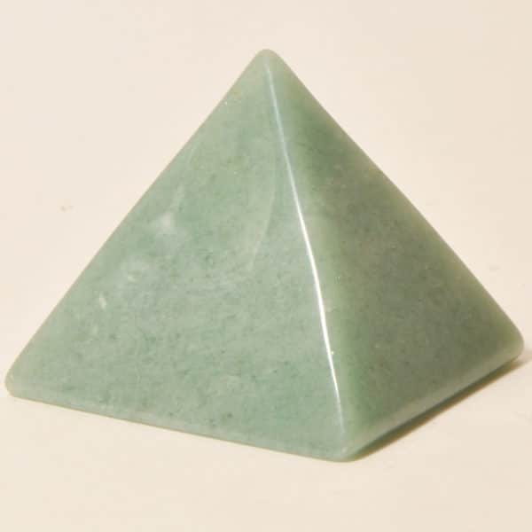 пирамида из авантюрина
