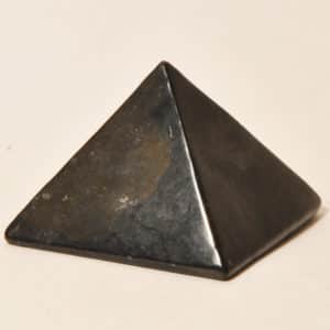 пирамида из шунгита