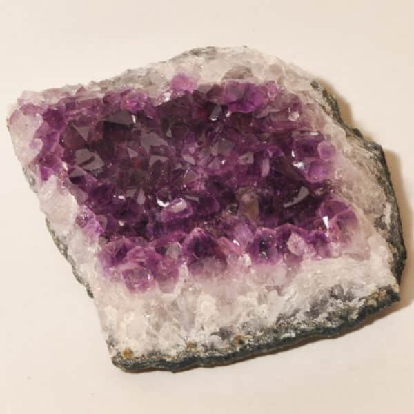 Друза из темного аметиста