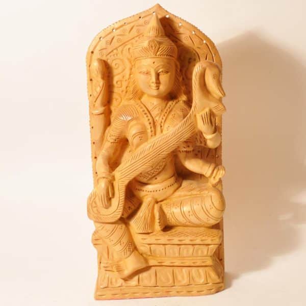 деревянная статуэтка Сарасвати