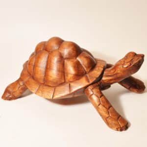Деревянная фигурка черепахи Деревянная фигурка черепахи
