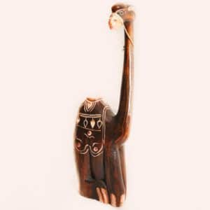 деревянная статуэтка верблюда