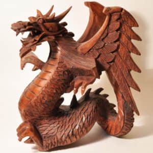 Статуэтка дракона из красного дерева Статуэтка дракона из красного дерева