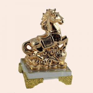 Фигурка Коня