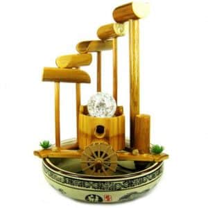 Фонтан-лестница из бамбука