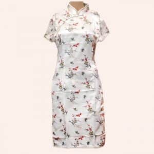 Белое ципао с сакурой Белое ципао с сакурой