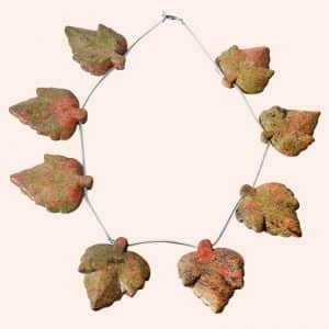 Бусы из красно зеленой яшмы