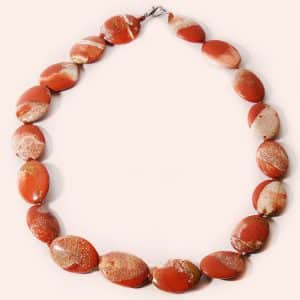 Бусы из красной яшмы