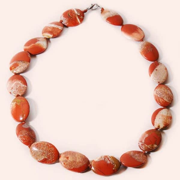 Бусы из красной яшмы