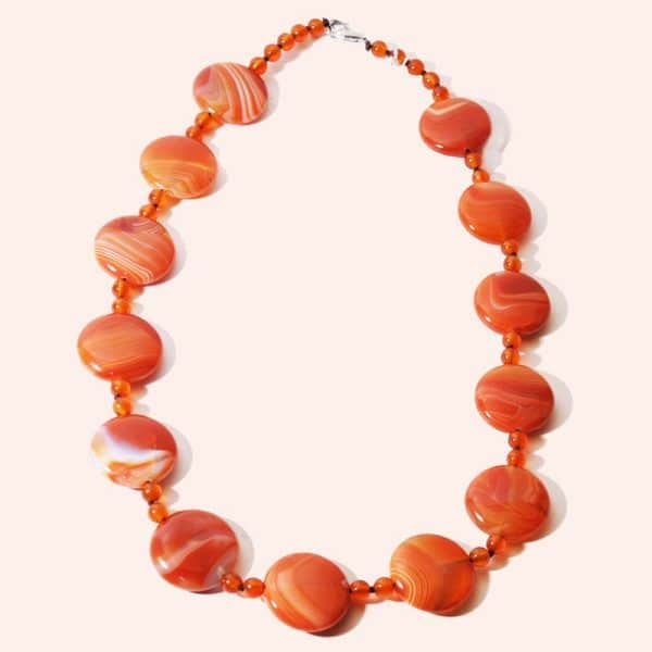 Бусы из красного агата