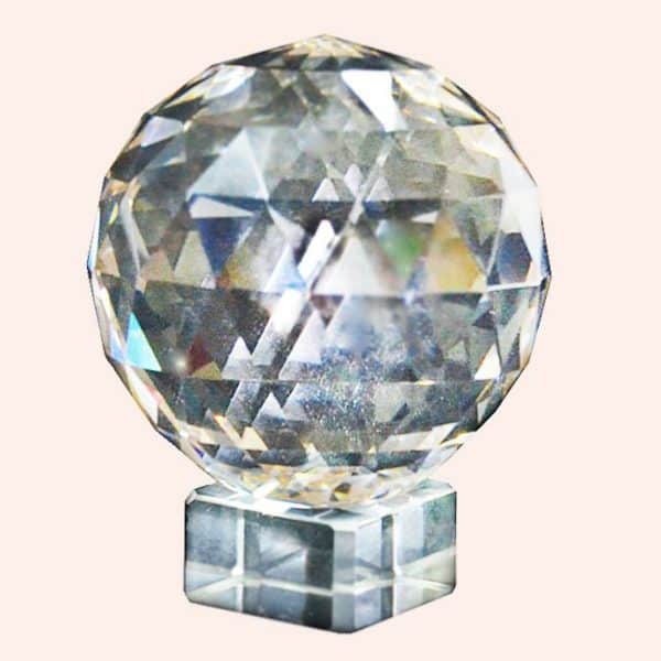 Кристалл Фен Шуй 6 см на подставке прозрачный