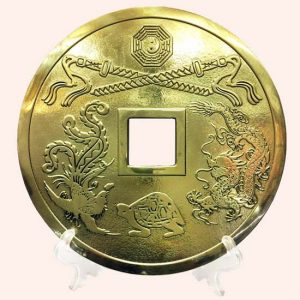 Китайская монета большая 19 см с подставкой