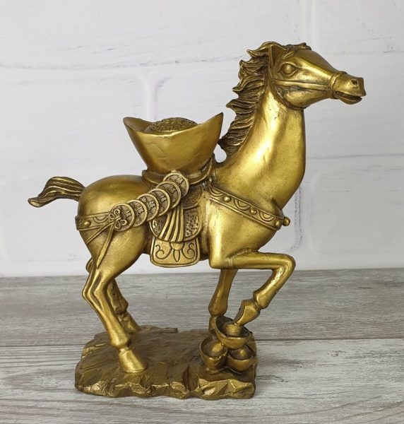 Лошадь с золотом