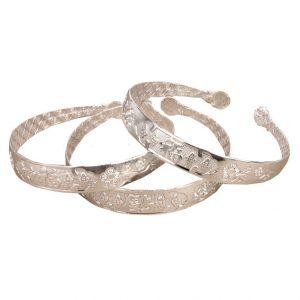 Металлический браслет под серебро Металлический браслет под серебро