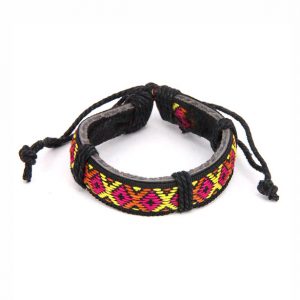 Браслет из кожи с орнаментом Браслет из кожи с орнаментом