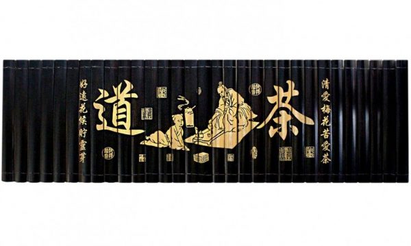 Деревянное панно в виде ширмы