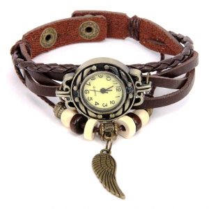 Часы с коричневым плетеным ремешком Часы с коричневым плетеным ремешком