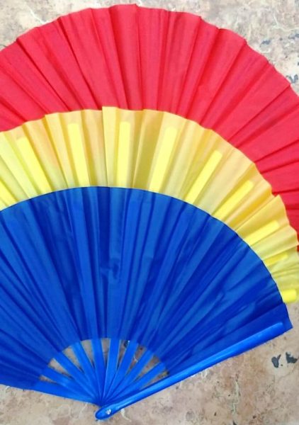 веера разноцветные