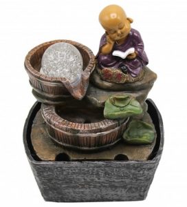 Фонтан с маленьким Хотеем