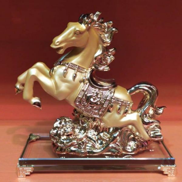 Конь рисунок 3