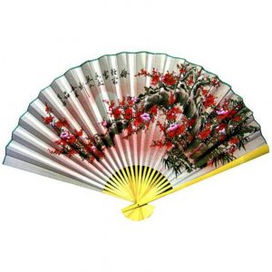 Веер Сакура на белом фоне Веер Сакура на белом фоне