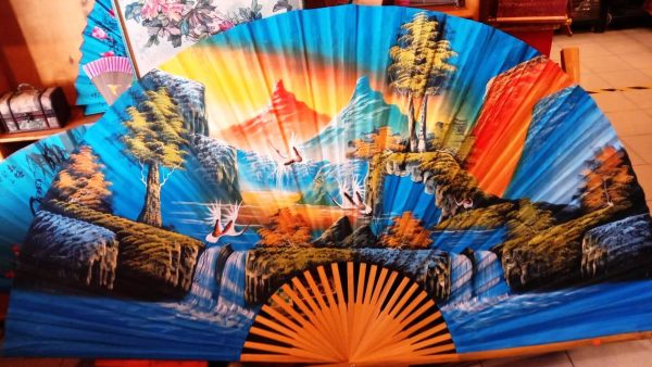 Декоративный веер на стену