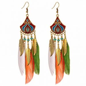 Цветные серьги из перьев