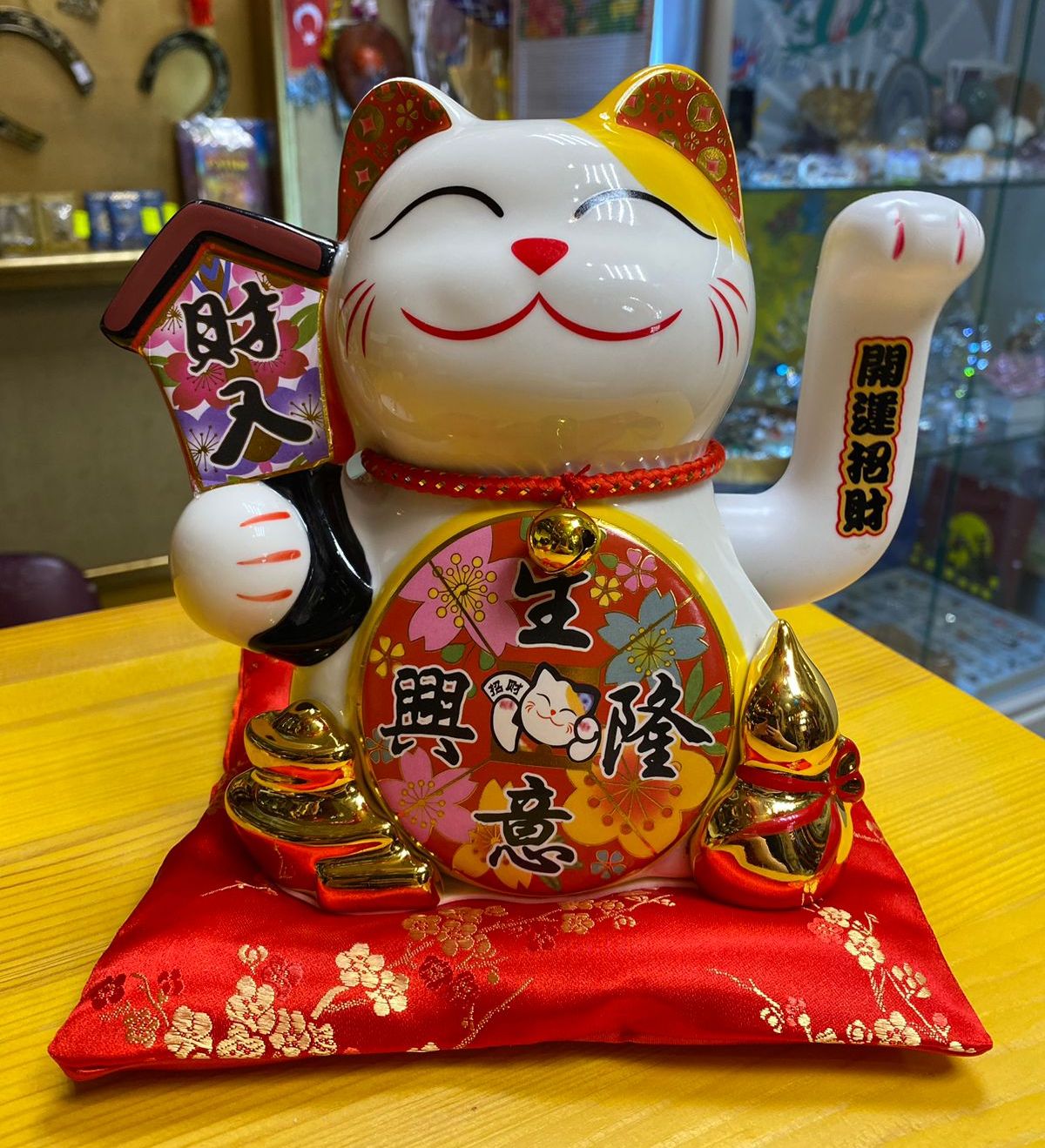 Китайский кот удачи фарфоровый купить в этническом магазине